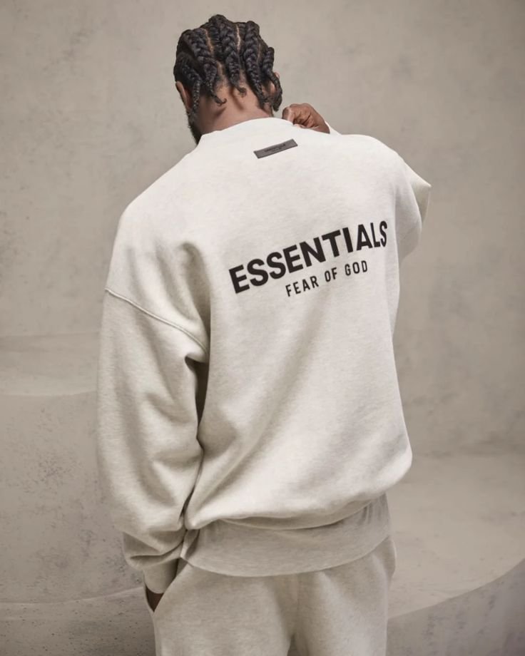 Lookbook _ ESSENTIALS Spring 2022 Core